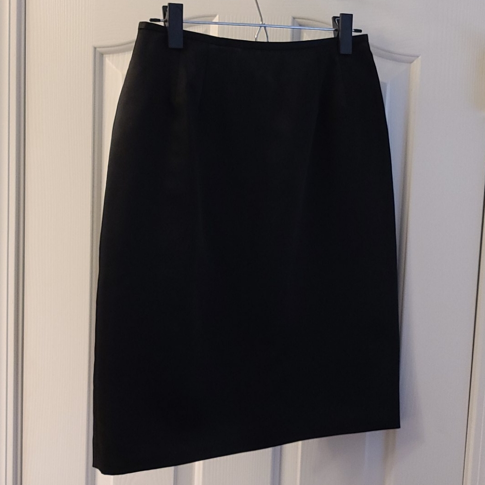 NWOT Le Suit Lined Shimmer Skirt
